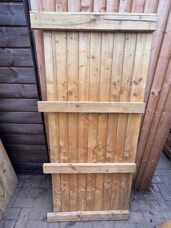 34 Part Built Featheredge Close Boarded Fence Panel 765mm Wide x 1660mm High Clearance