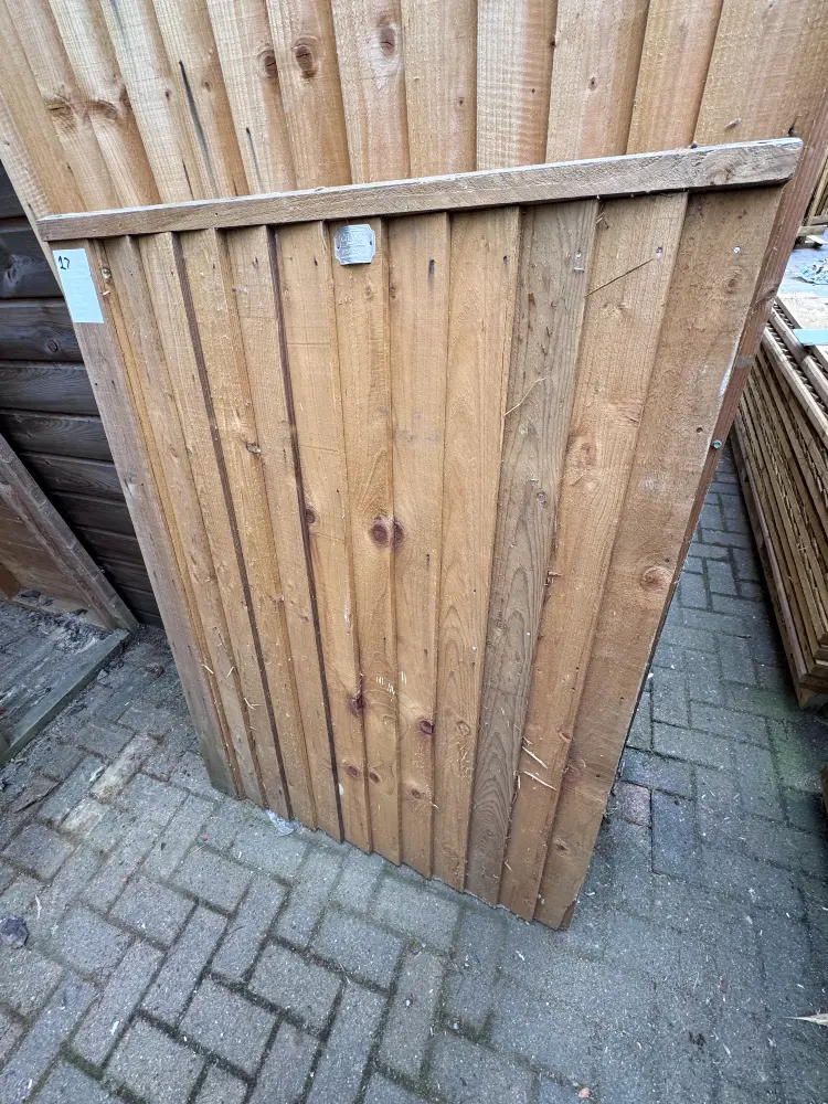 17 Chart Featheredge Garden Gate 975mm Wide x 1330mm High Clearance