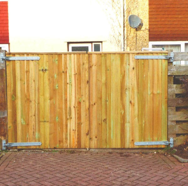 Featheredge Driveway Gates