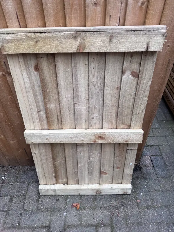 08 Featheredge Close Boarded Fence Panel 1062mm High x 646mm wide Clearance