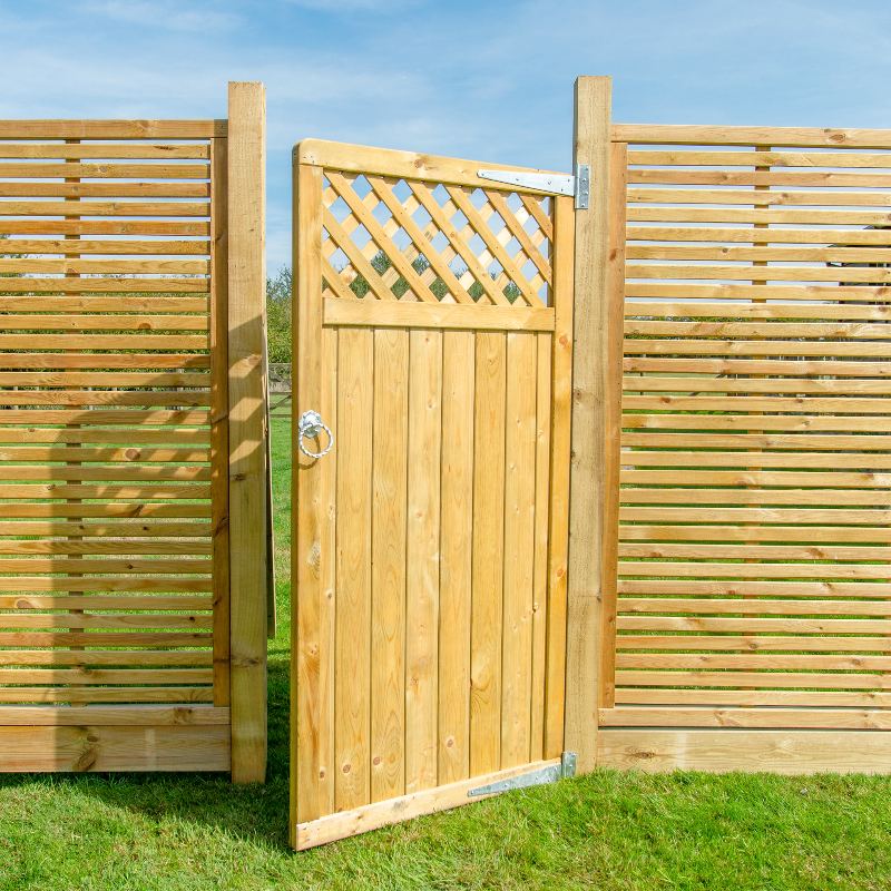 Tongue and Groove Lattice Top Garden Gate