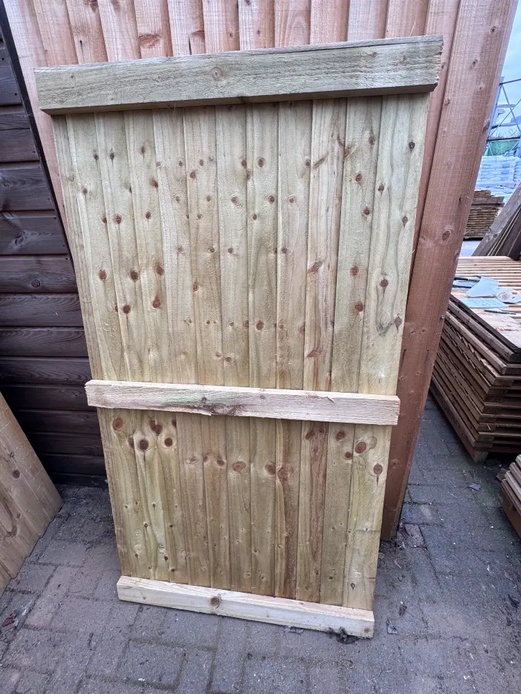 38 Featheredge Close Boarded Fence Panel 900mm Wide x 1165mm High Clearance