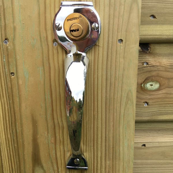 Chrome Gate Handle With Lock Surround
