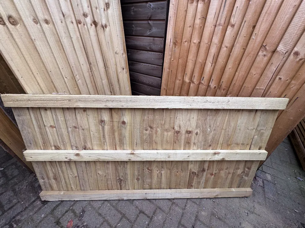 36 Featheredge Close Boarded Fence Panel 1824mm Wide x 900mm High Clearance