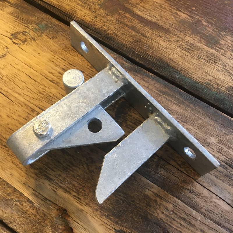 Self Locking Field Gate Catch 