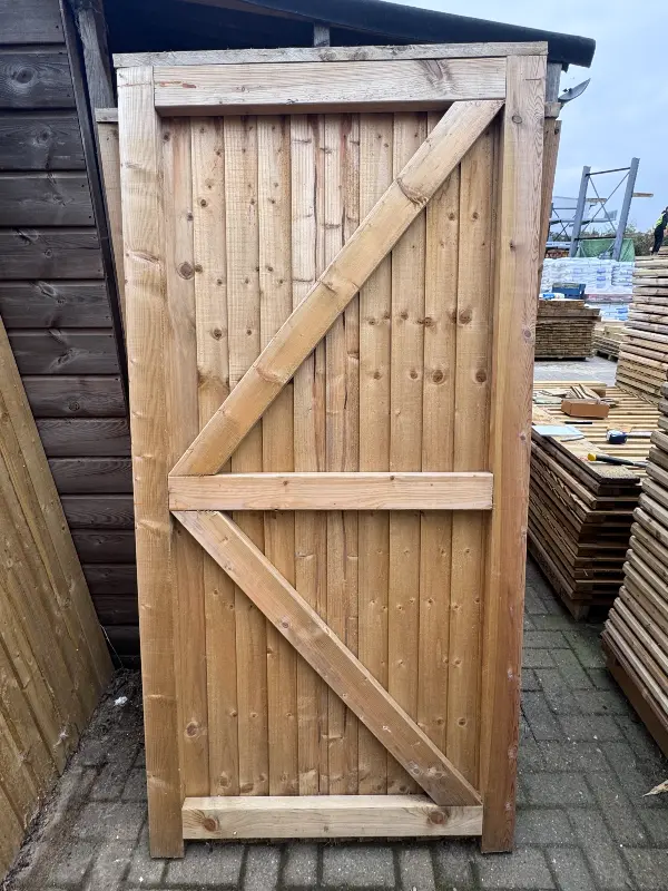 01 Chart Featheredge Garden Gate 960mm Wide x 1980mm High Clearance