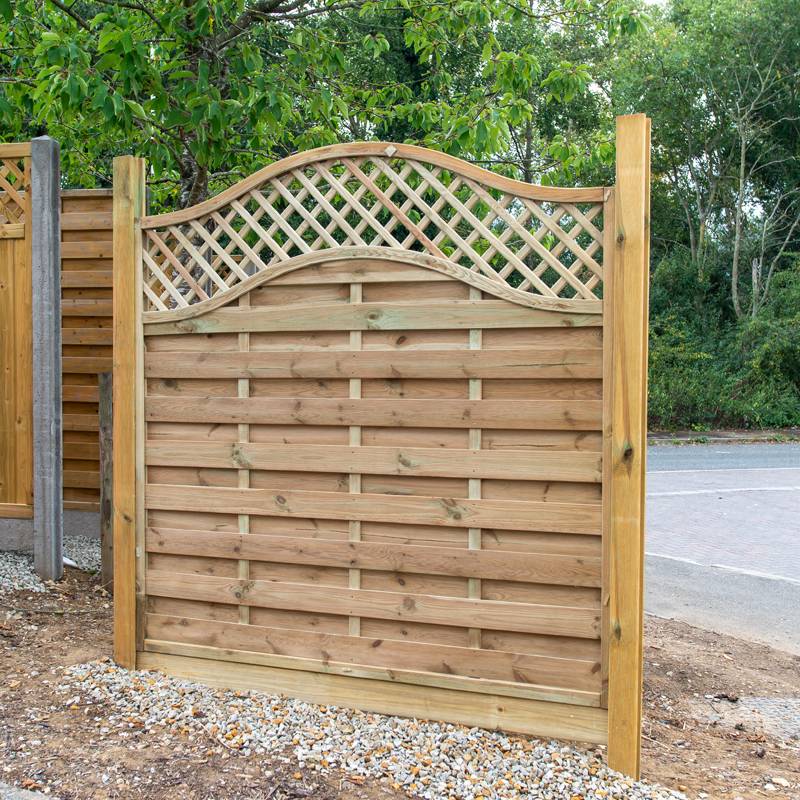 Omega Lattice Top Hit and Miss Fence Panel With Trellis